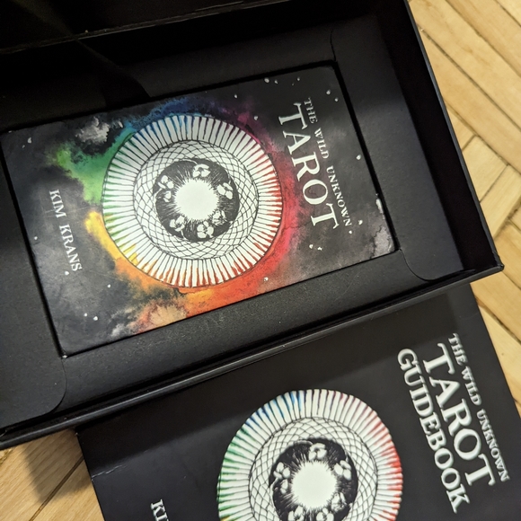 The Wild Unknown Tarot boxset - Picture 2 of 14